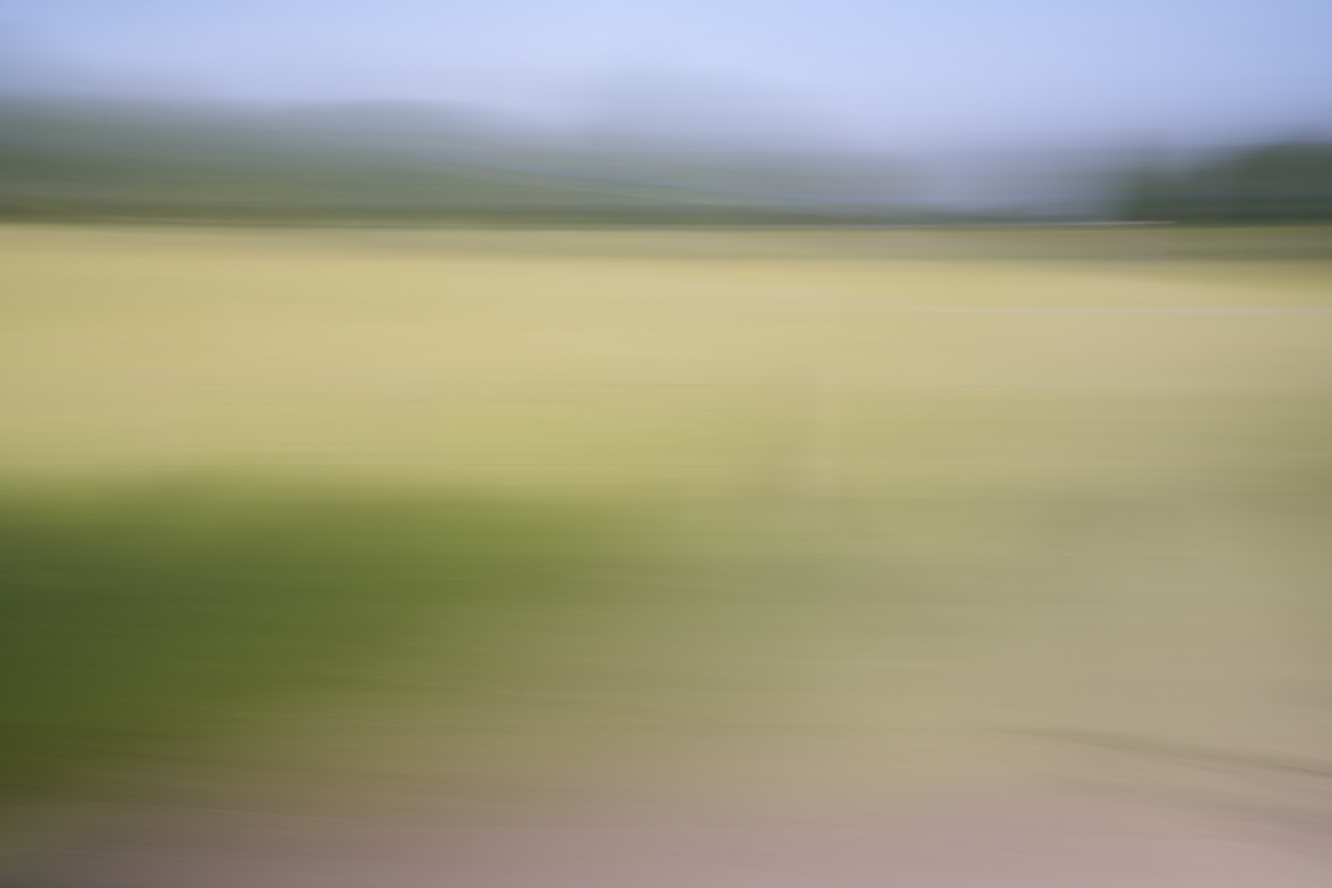 Lanschaftsbild aus horizontal bewegter Kamera